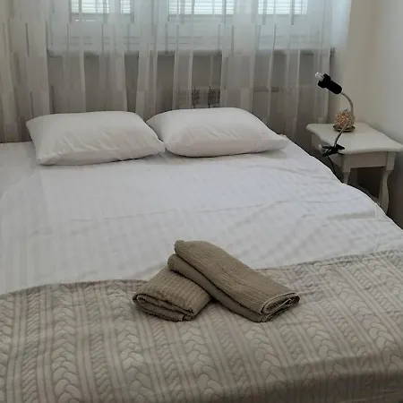 Apartment B10 Solec Kozminska 2 Football Stadium