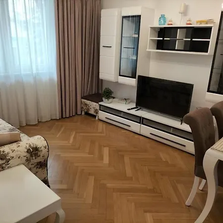 Apartment B10 Solec Kozminska 2 Football Stadium